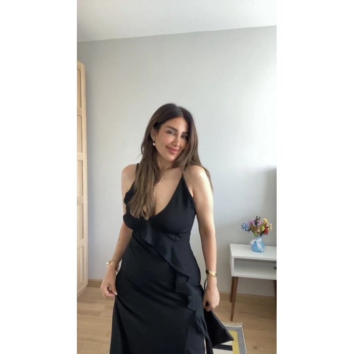 Kadın Ip Askılı Dekolteli Yırtmaç Detay Krep Elbise