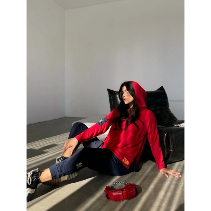 Kadın Kırmızı Kapşonlu Etek Ucu Detay Arma Ters Dikiş Gorunumlu Ikili Takım