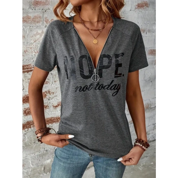 Kadın Kısa Kollu önden Fermuarlı Yazı Baskılı Viskon Bluz