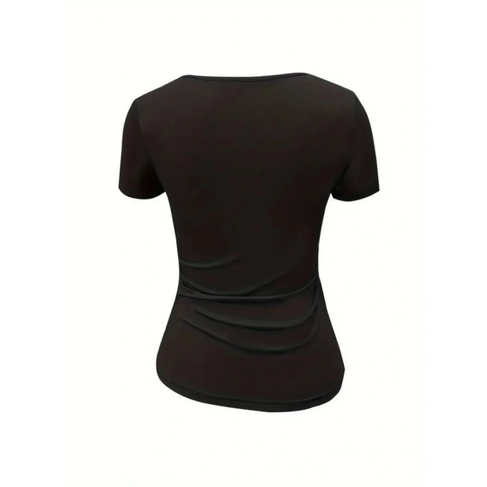 Kadın Kısa Kollu Yakası Açık Lazer Kesik Detaylı Viskon Bluz