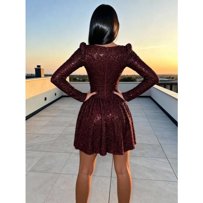 Kadın Uzun Kollu Armut Yaka Pul Payet Işlemeli Mini Gece Elbisesi