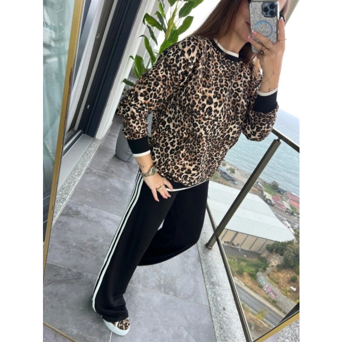 Kadın Uzun Kollu Bisiklet Yaka Leopar Desenli Iki Iplik Bluz Ve Viskon Iki Iplik Pantolon Ikili Takım