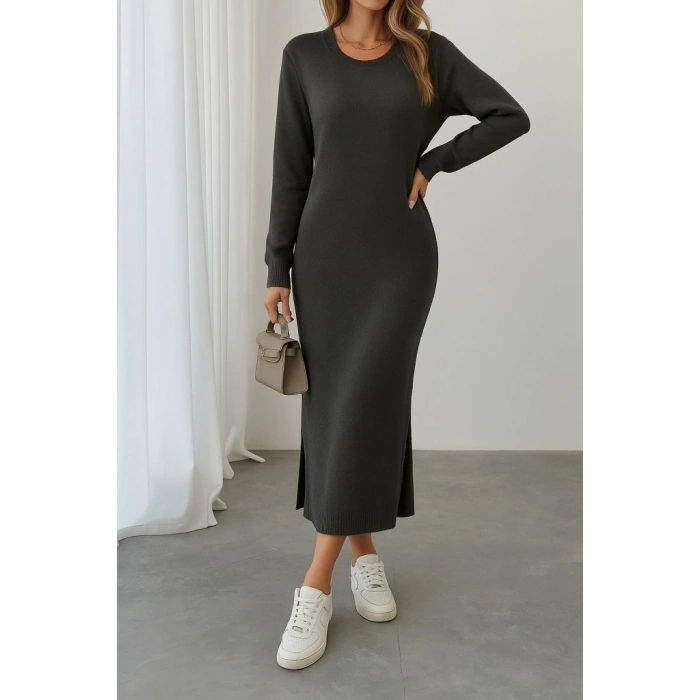 Kadın Uzun Kollu Bisiklet Yaka Yırtmaç Detay Triko Midi Boy Elbise