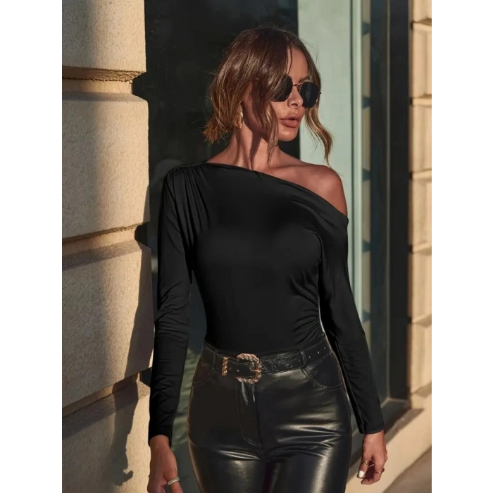 Kadın Uzun Kollu Tek Omuzu Açık Büzgü Detaylı Sandy Bluz