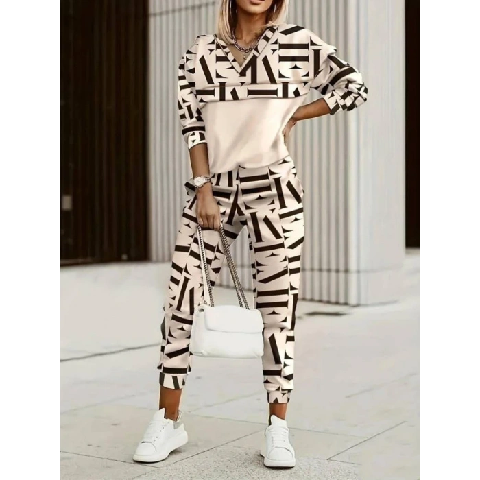 Kadın V Yaka Harf Baskılı Sweat Ve Yüksel Bel Pantolon Ikili Takım