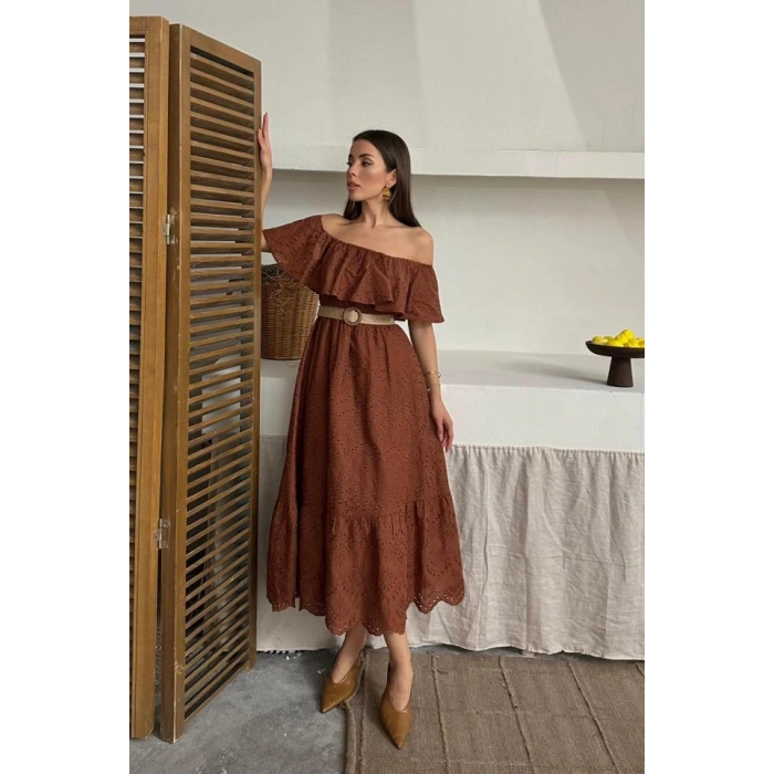 Kahverengi Omzu Lastikli Brode Elbise