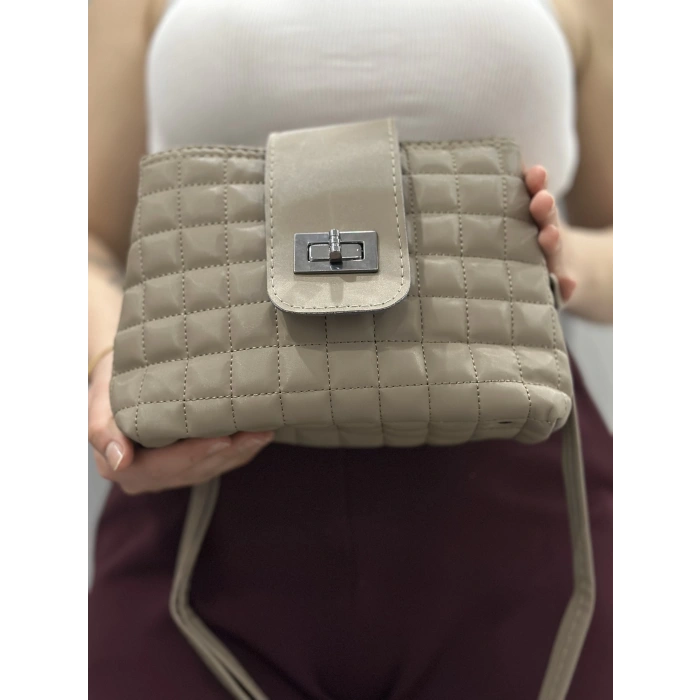 Kapaklı kapitone vizon cilt çanta