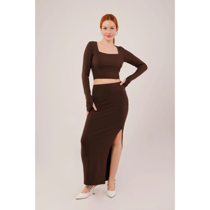 Kare Yaka Bluz Ve Yırtmaç Detaylı Etek İkili Kahverengi Takım