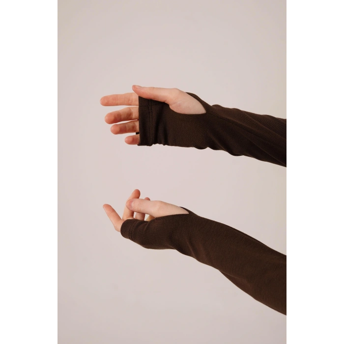 Kare Yaka Bluz Ve Yırtmaç Detaylı Etek İkili Kahverengi Takım