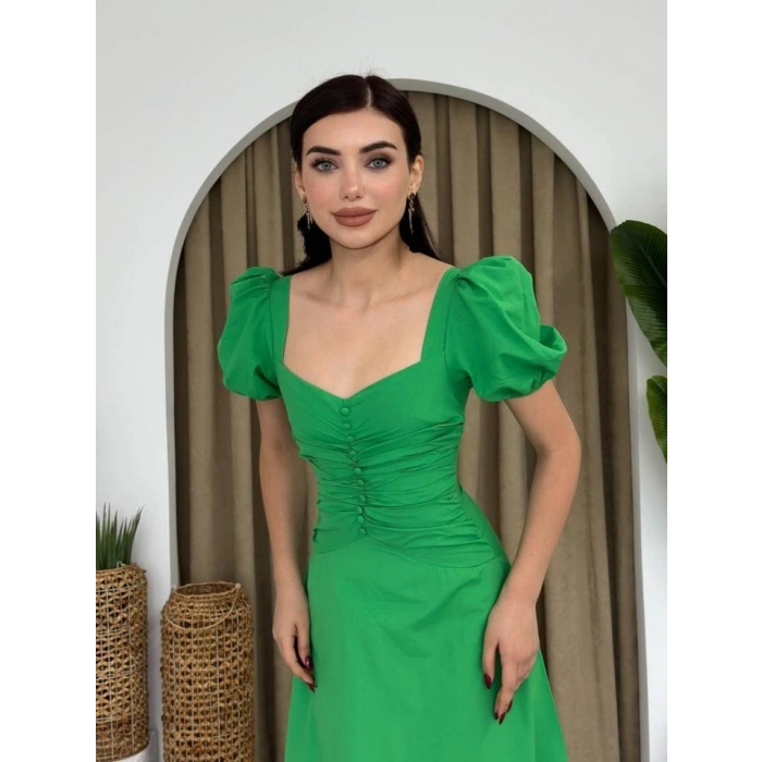 Kare Yaka Düğmeli Elbise