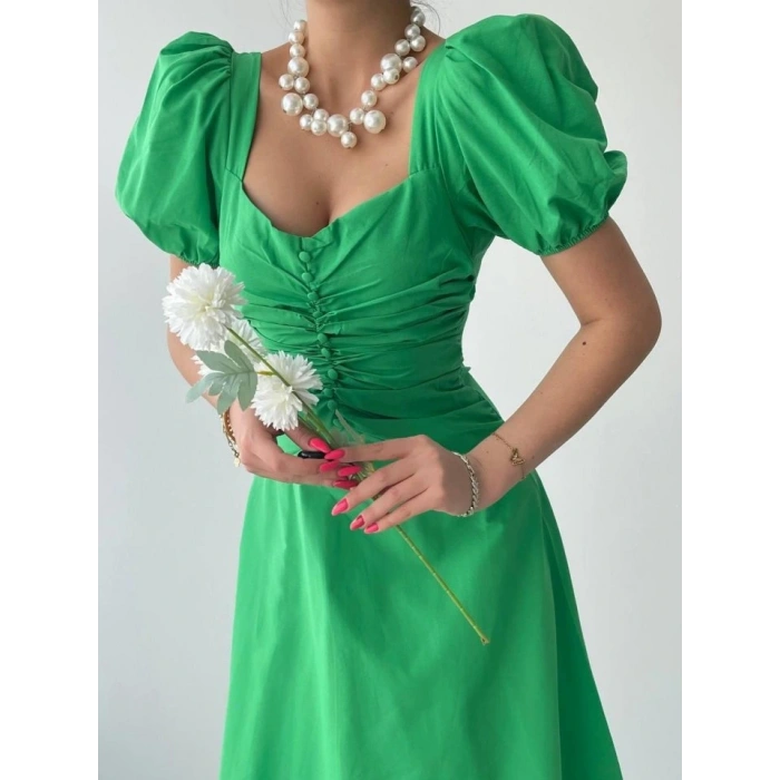 Kare Yaka Düğmeli Elbise