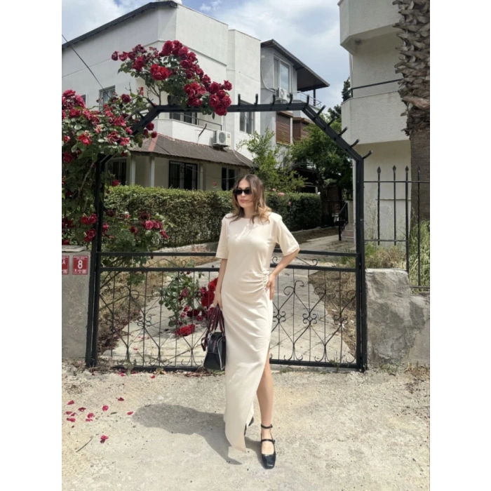 Kısa Kollu Uzun Yandan Yırtmaçlı Elbise  Beyaz