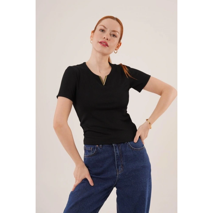 Kısa Kollu Yaka Detaylı Kaşkorse iyah Bluz