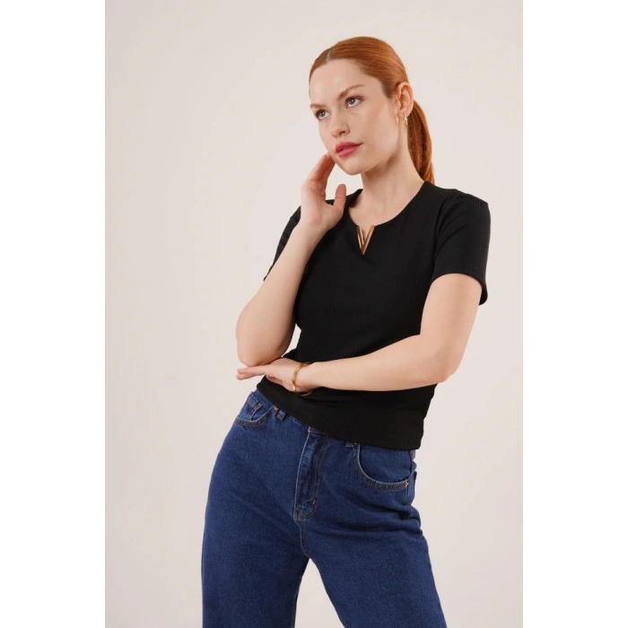 Kısa Kollu Yaka Detaylı Kaşkorse iyah Bluz