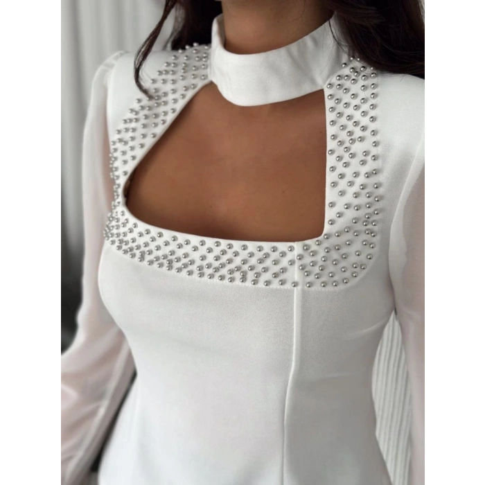 Kolları Şifon Göğüste İnci Boncuk Detaylı Bluz  Beyaz