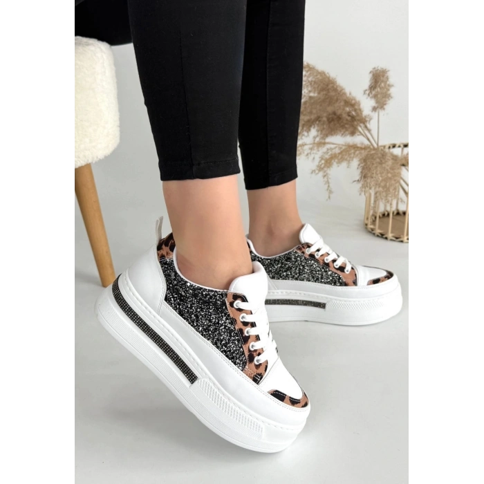 Lawin Beyaz Cilt Siyah Simli Bağcıklı Spor Ayakkabı