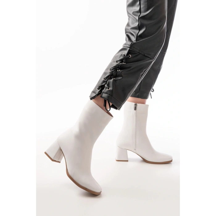 MSK-032 Beyaz Topuklu Fermuarlı Kadın Bot