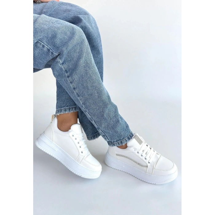 Natte Beyaz Cilt Bağcıklı Spor Ayakkabı