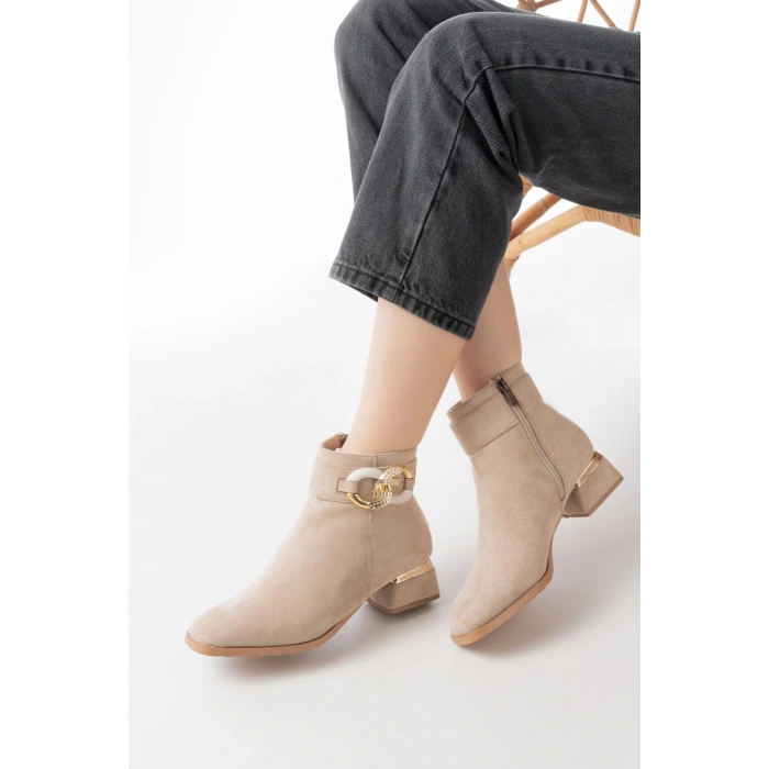 RM-504 Bej Süet Toka Aksesuarlı Topuklu Fermuarlı Günlük Kadın Bot
