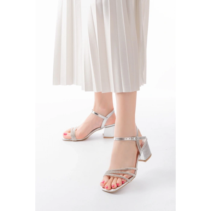 S-889  Gümüş 3 Bantlı Topuklu Kadın Ayakkabı