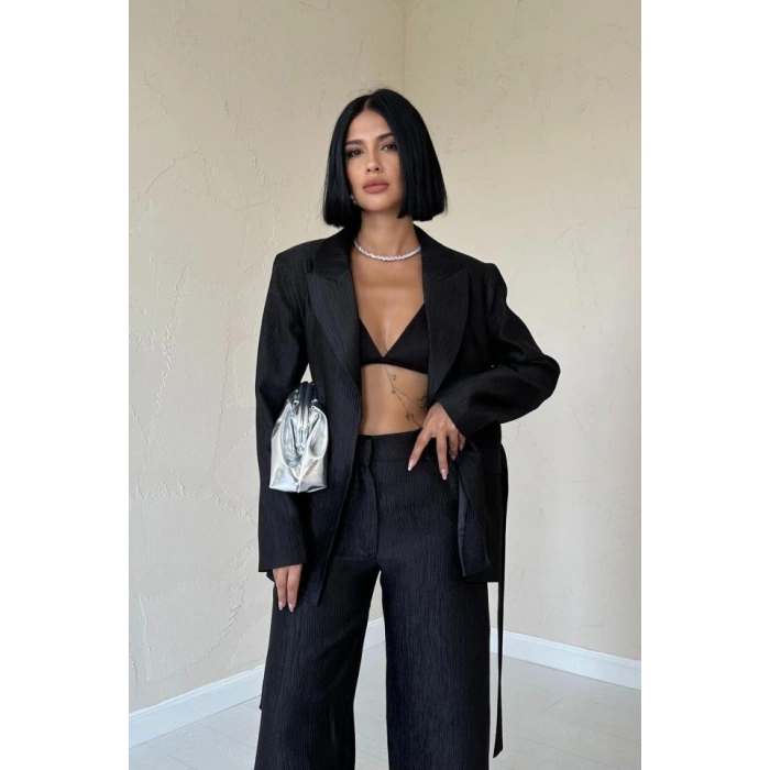 Siyah Beli Kuşaklı Ceket Ve Pantolon Parlak Takım