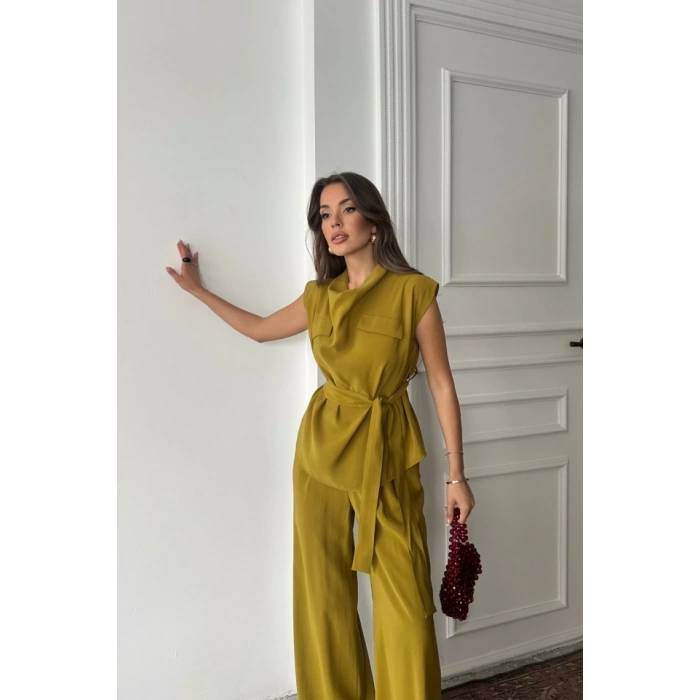 TENCEL ODAL KOLSUZ BLUZ KAPALI CEP DETAYLI DÖKÜLÜ  PANTOLON TAKI  Yağ Yeşili