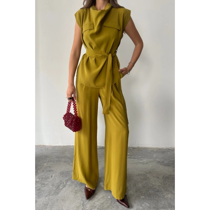TENCEL ODAL KOLSUZ BLUZ KAPALI CEP DETAYLI DÖKÜLÜ  PANTOLON TAKI  Yağ Yeşili