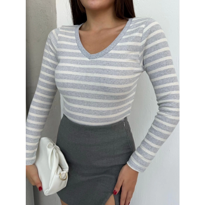 V yaka çizgili bluz gri A3699