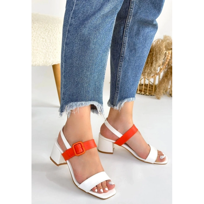 Year Beyaz Cilt Turuncu Detaylı Beyaz Topuklu Ayakkabı