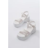 24414-1005 Beyaz Günlük Çapraz Dolgu Topuk Kadın Sandalet