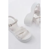 24414-1005 Beyaz Günlük Çapraz Dolgu Topuk Kadın Sandalet