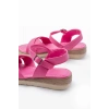 692-564 Fuşya Ortopedik Taban Çapraz Tokalı Kadın Sandalet