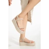 861-1027 Bej Dolgu Topuk Kadın Sandalet