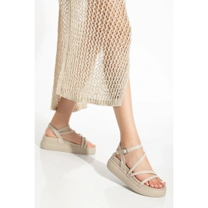 24422-844 Bej Dolgu Topuk Kadın Sandalet