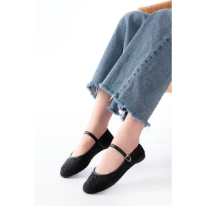 7432 Siyah Fileli Toka Detaylı Günlük Kadın Babet