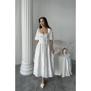 Beyaz Dantel Detaylı Brode Elbise