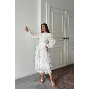 Beyaz Valonlu Şeritli Kat Kat Elbise