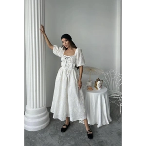 Ekru Dantel Detaylı Brode Elbise