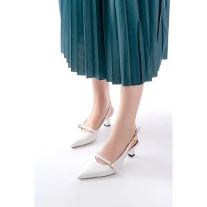 H-470 Beyaz Rugan Baret Tokalı Arkası Açık Günlük Kadın Sandalet