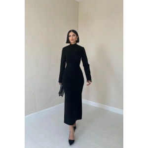 iyah Omzu Güllü Düz Elbise