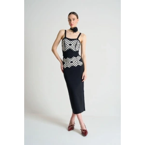 Jakarlı İnce AskılıTriko Takım  SiyahBeyaz Kayısı