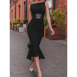 Kadın Kolsuz Kayık Yaka Beli Deri Detaylı Krep Elbise