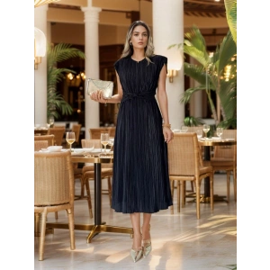 Kadın Plise Kumaş Bel Detaylı Midi Boy Elbise