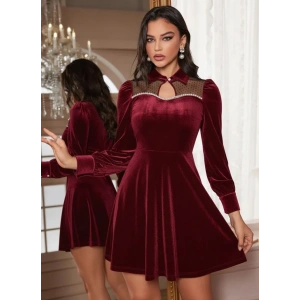 Kadın Uzun Kollu Yakalı Tül Detaylı Incili Mini Kadife Elbise