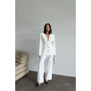 TASARIM CEKETPANTOON TAKIM META DÜĞME DETAYI  Beyaz