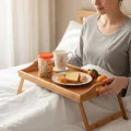 Lüks Katlanır Ayaklı Bambu Servis Tepsisi – Yatak & Ev İçin İdeal