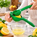 Tasarım Döküm Limon Sıkacağı Yeşil - Dayanıklı Narenciye Sıkacağı