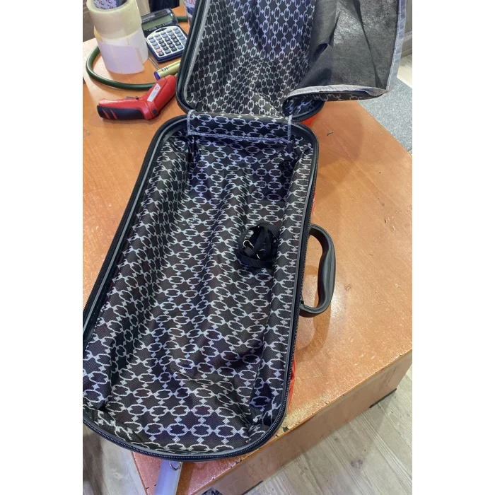 Lüks Çekçekli Çocuk Araba Valizi – Şıklık ve Konforun Buluşması