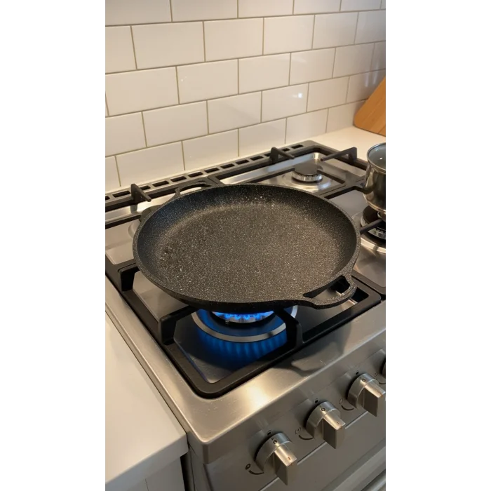 Hanımeli Granit Kaplamalı Döküm Tava 38cm – Lüks Mutfak Çözümü