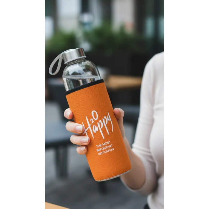 Turuncu Kılıflı Cam Matara 500ml – Şıklık ve Sağlıkta Yeni Başlangıç